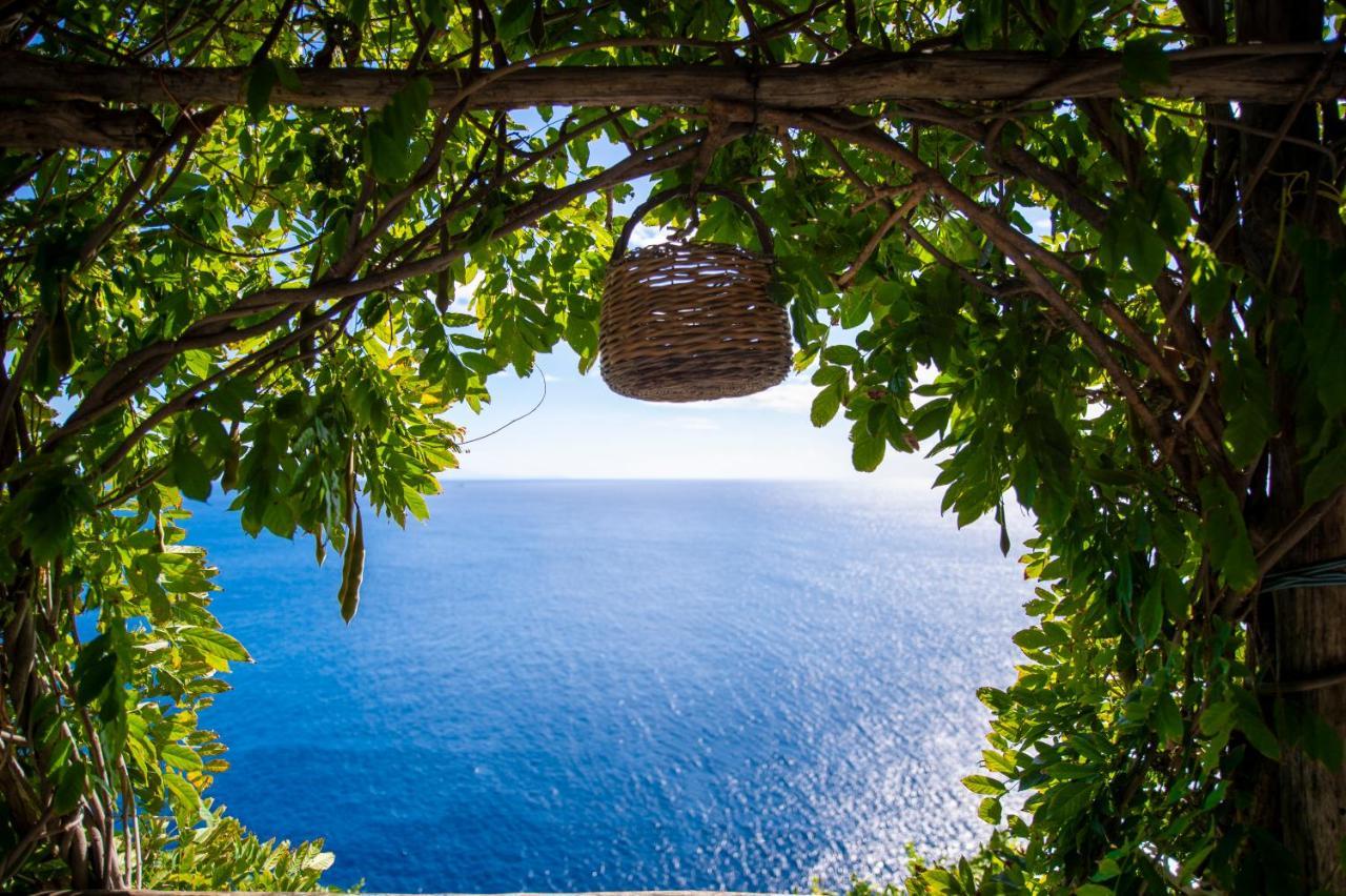Sea Side Solandra Apartment Praiano Luaran gambar